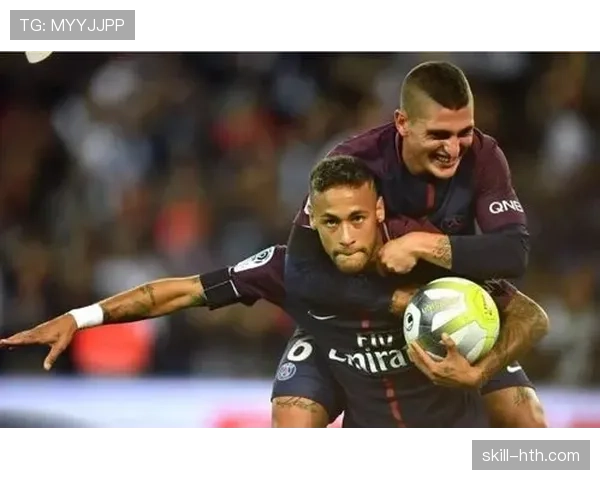 诺伊尔带领团队展现默契配合，携手队友助力球队关键胜利