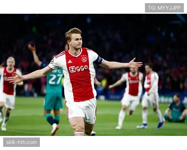 德里赫特神勇发挥筑牢防线,助球队再创佳绩 德里赫特神勇发挥筑牢防线,助球队再创佳绩