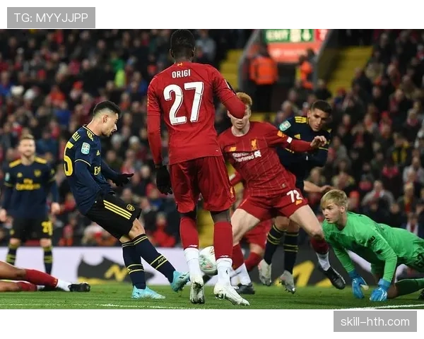 莱奥与马丁内利：冲击型边锋的路径差异解析