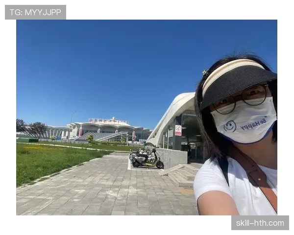 练俊杰赛后拎着名牌包上车，这生活也太豪了